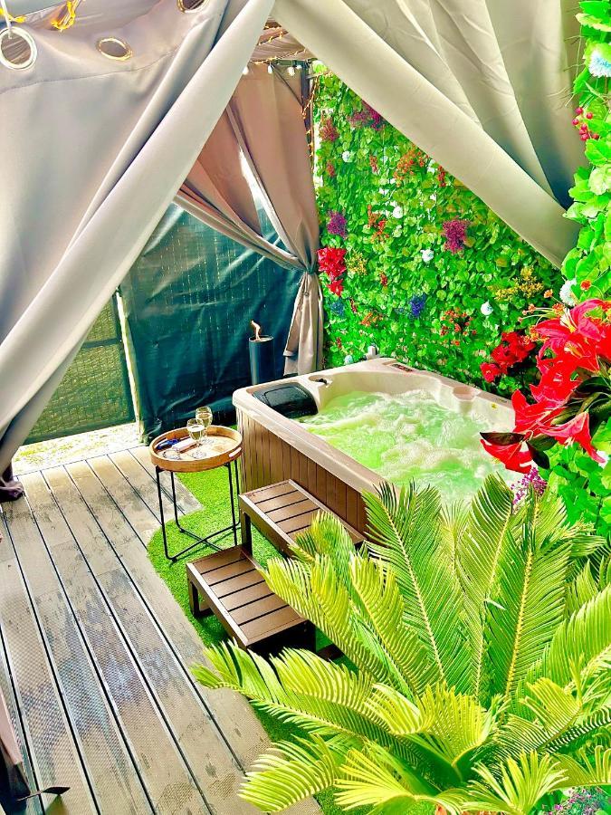La Lover'S Jungle Pont-Sur-Yonne Buitenkant foto